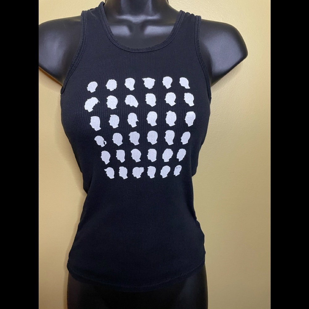 Sleeveless T-Shirt - S